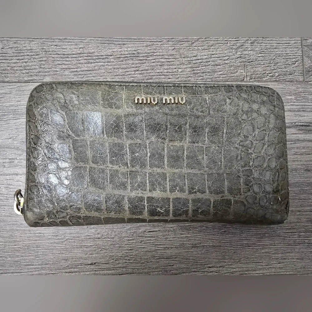 Miu Miu Croc Leather Green Wallet Zipper Luxury Mobwife Boho Classic